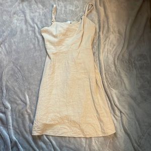 Old Navy dress Color: Beige Size: S